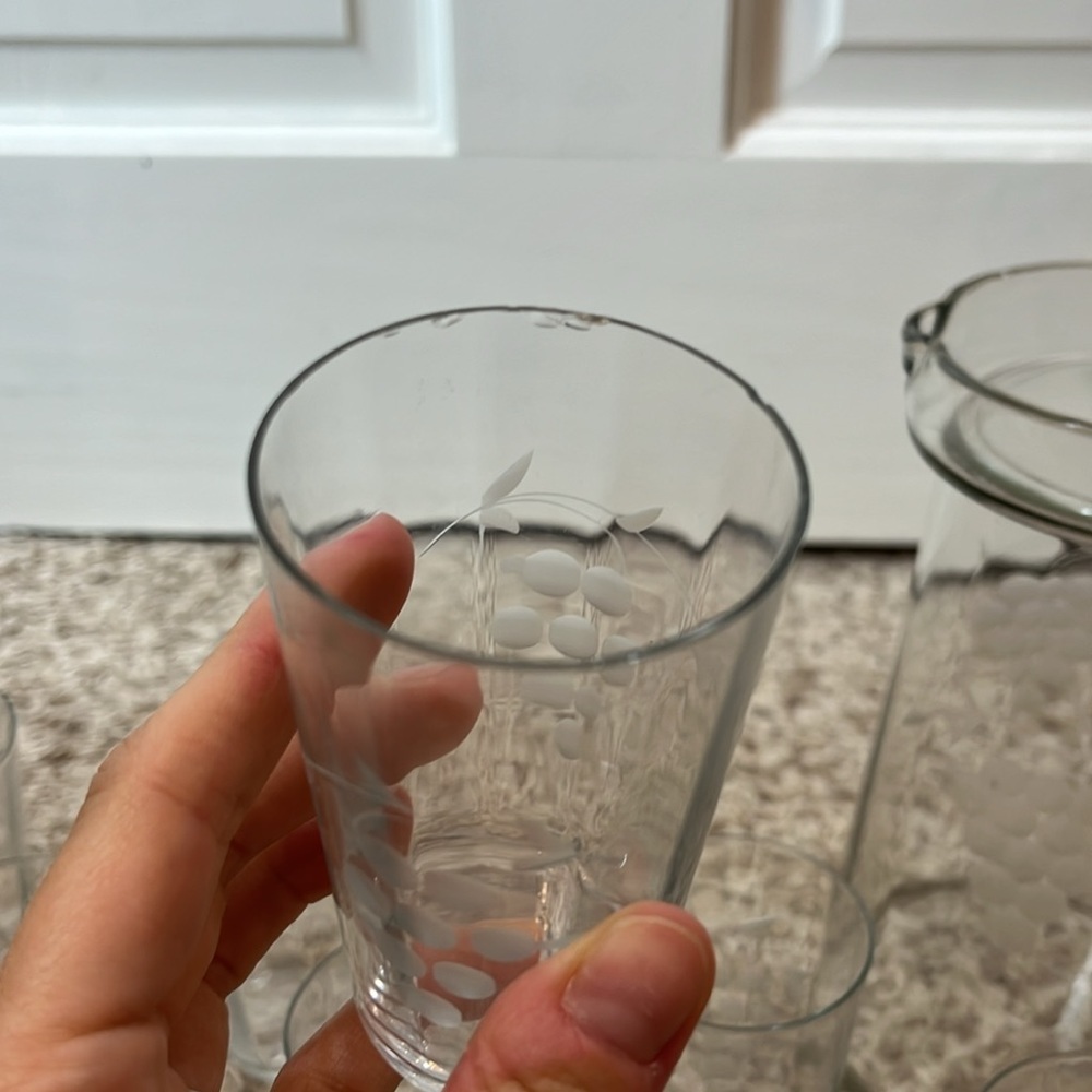 Vintage Grape Etched Carafe Pitcher w/ 11 Matching Glasses - Picture 6 of 14